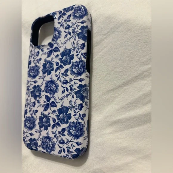 BURGA: BLUE FLORAL PHONE CASE (IPHONE 15) - Picture 4 of 5
